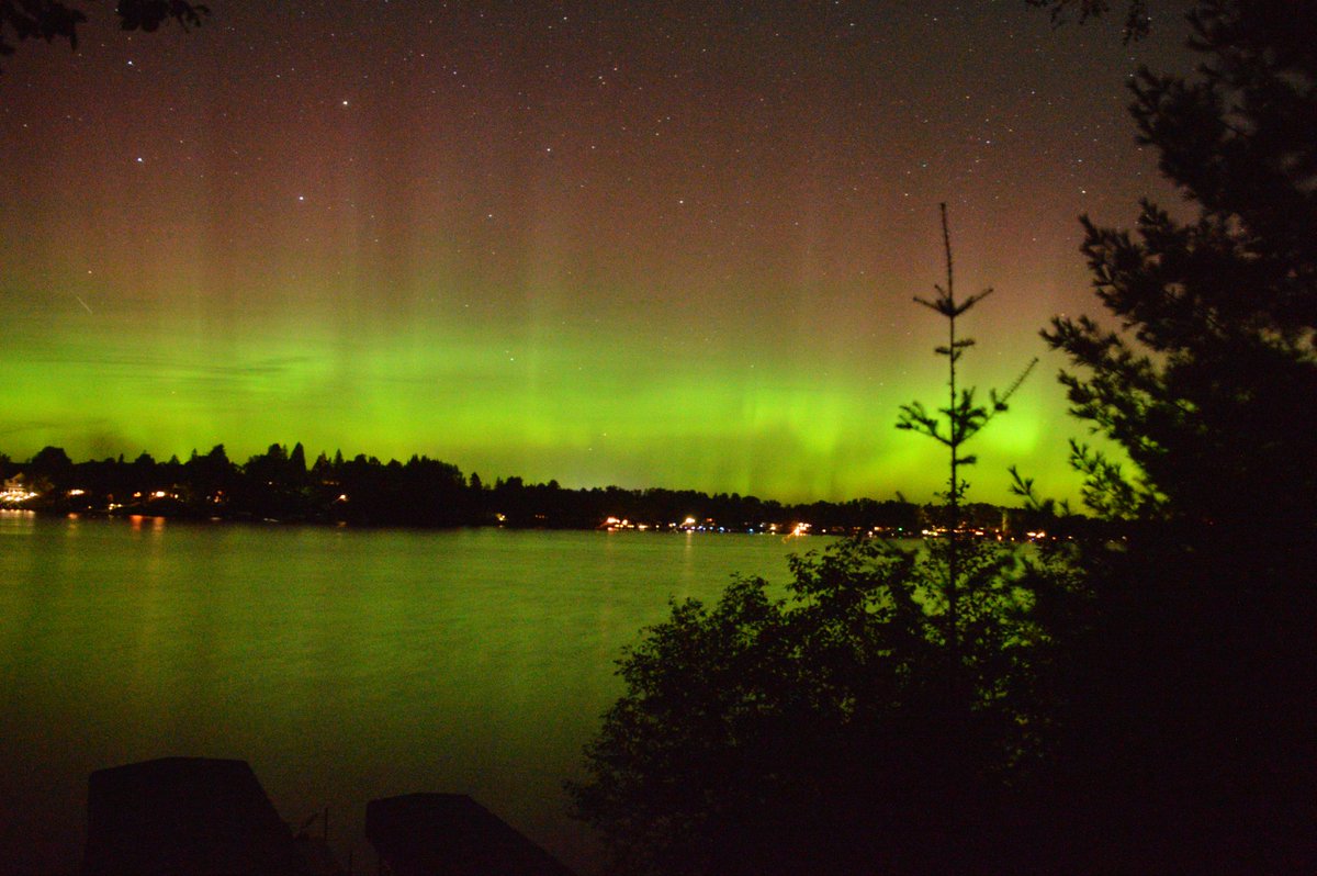 cathystevenson1's tweet photo. #northernlights #mnwx Big Pine Lake Finlayson Minnesota https://t.co/Y7DAiU2Wm9