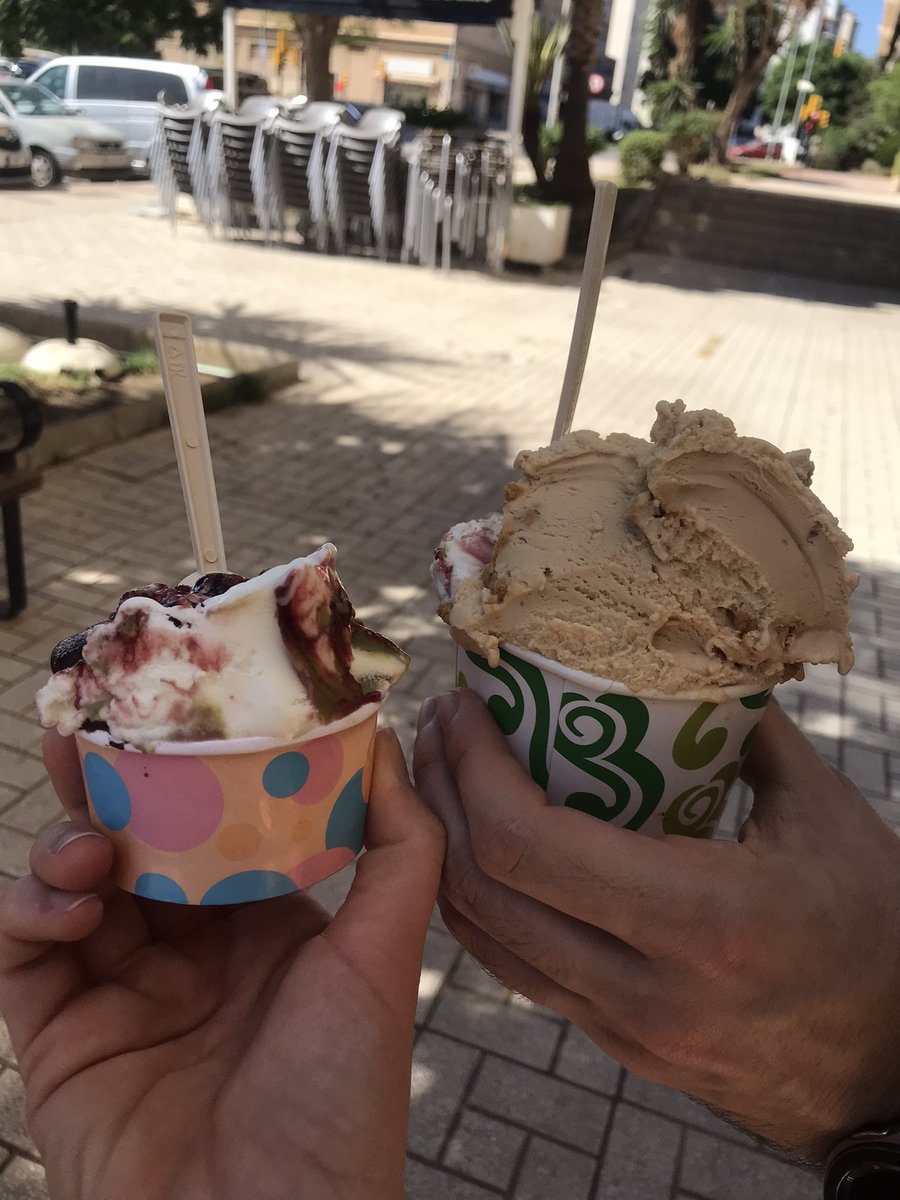 maytematicas's tweet photo. El otro día fui a Heladería Anita, en Colonia Santa Inés en Teatinos, y la dueña me dijo que han tenido que quitar helados porque no venden y me parece una barbaridad porque los helados son artesanos, siempre te los llenan el doble y tratan genial 💔💔 https://t.co/RgnWP1FUhU