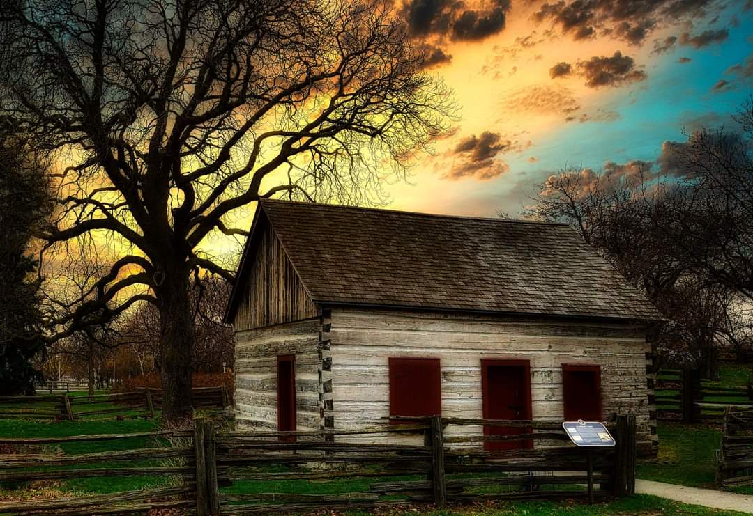 JohnCamillo's tweet photo. #Scaddingcabin - Toronto's oldest surviving house built in 1794.
#Toronto #CNE https://t.co/2jfVH9TcE0