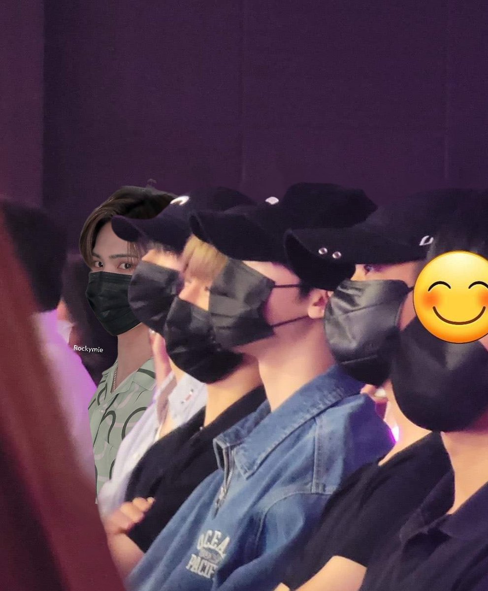 Rockymie26's tweet photo. 🥰🥰🥰 OT5 

#Astro #Jotminseoul @astro
#astroedit https://t.co/EVzuwu714b