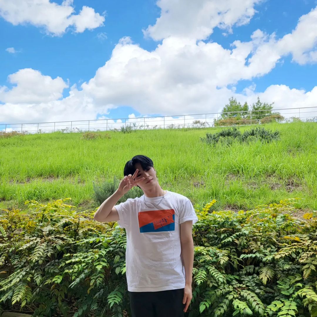 OmegaxIG's tweet photo. [#HANGYEOM]

🌞 ☁️ 

#오메가엑스 #OMEGA_X #한겸 #HANGYEOM #일본 #omegaxinstagramupdate https://t.co/673lreWkLf