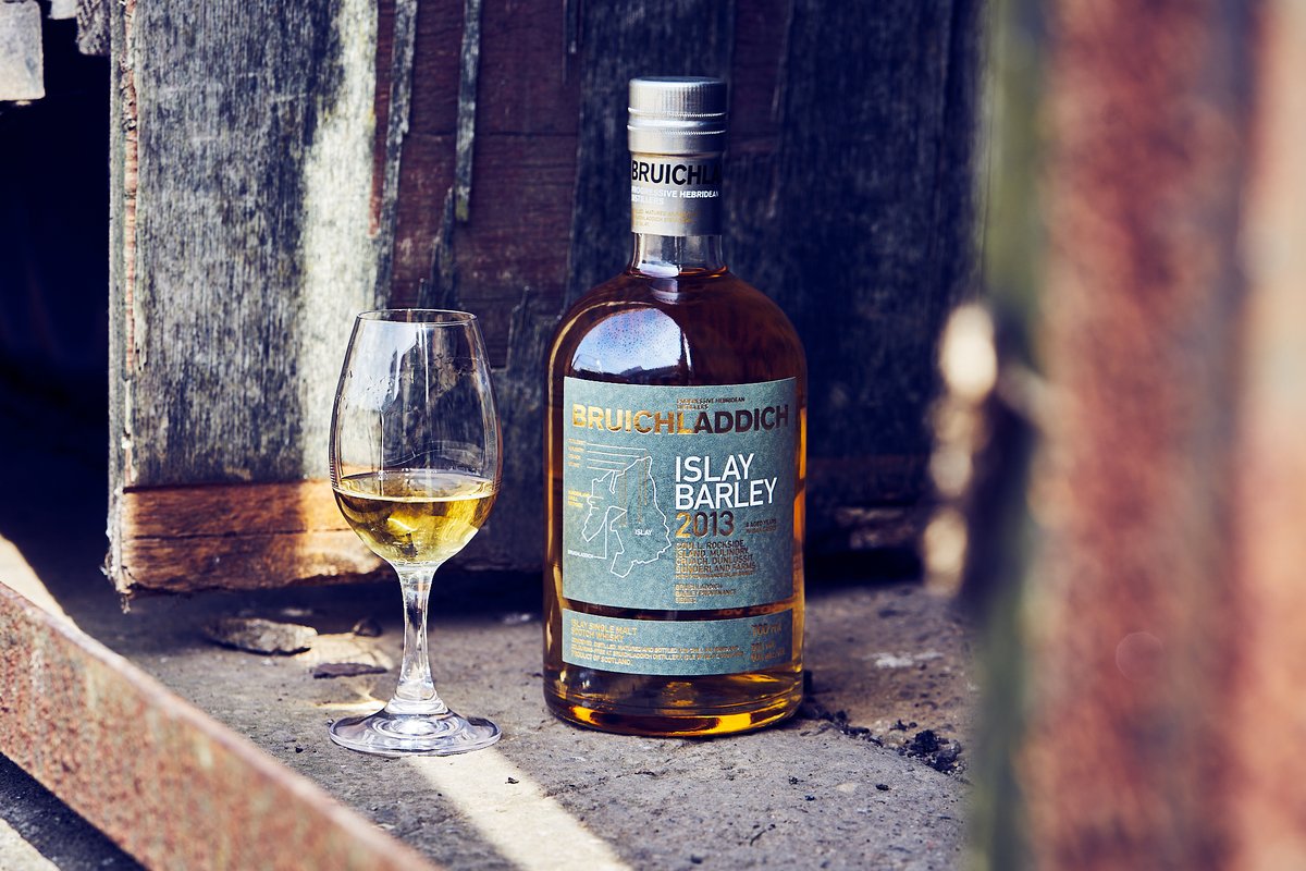Bruichladdich's tweet photo. Our dram for the weekend is the unpeated, non chill-filtered, high provenance Islay Barley 2013.
As harvest starts and stops due to the weather, we raise a glass to the 18 farmers on the island who are growing for us this year. Slàinte!
#IslayBarley #ScottishFarming #IsleofIslay https://t.co/iwCZq9zUW4
