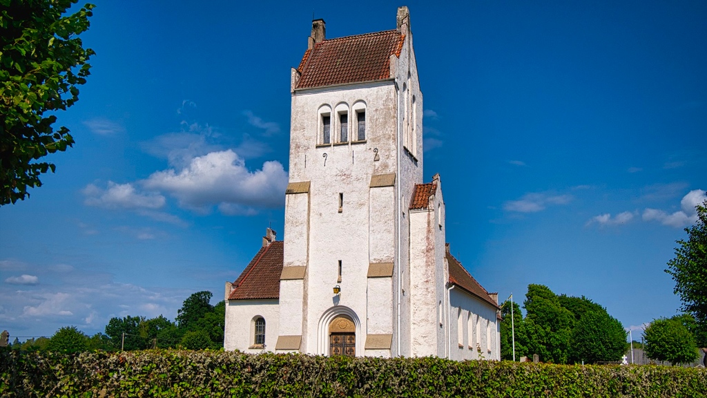 PaulTheHiker's tweet photo. This beautiful #kyrka (#church) is located somewhere between #Osby and #Båstad on the #Skåneleden, but unfortunately I can't remember where 😒 If you know, please let me know!
Date: July, 2021
#Sweden #Sverige #skaneleden #vandra #hiking #outdoors https://t.co/NSmWtxucZG