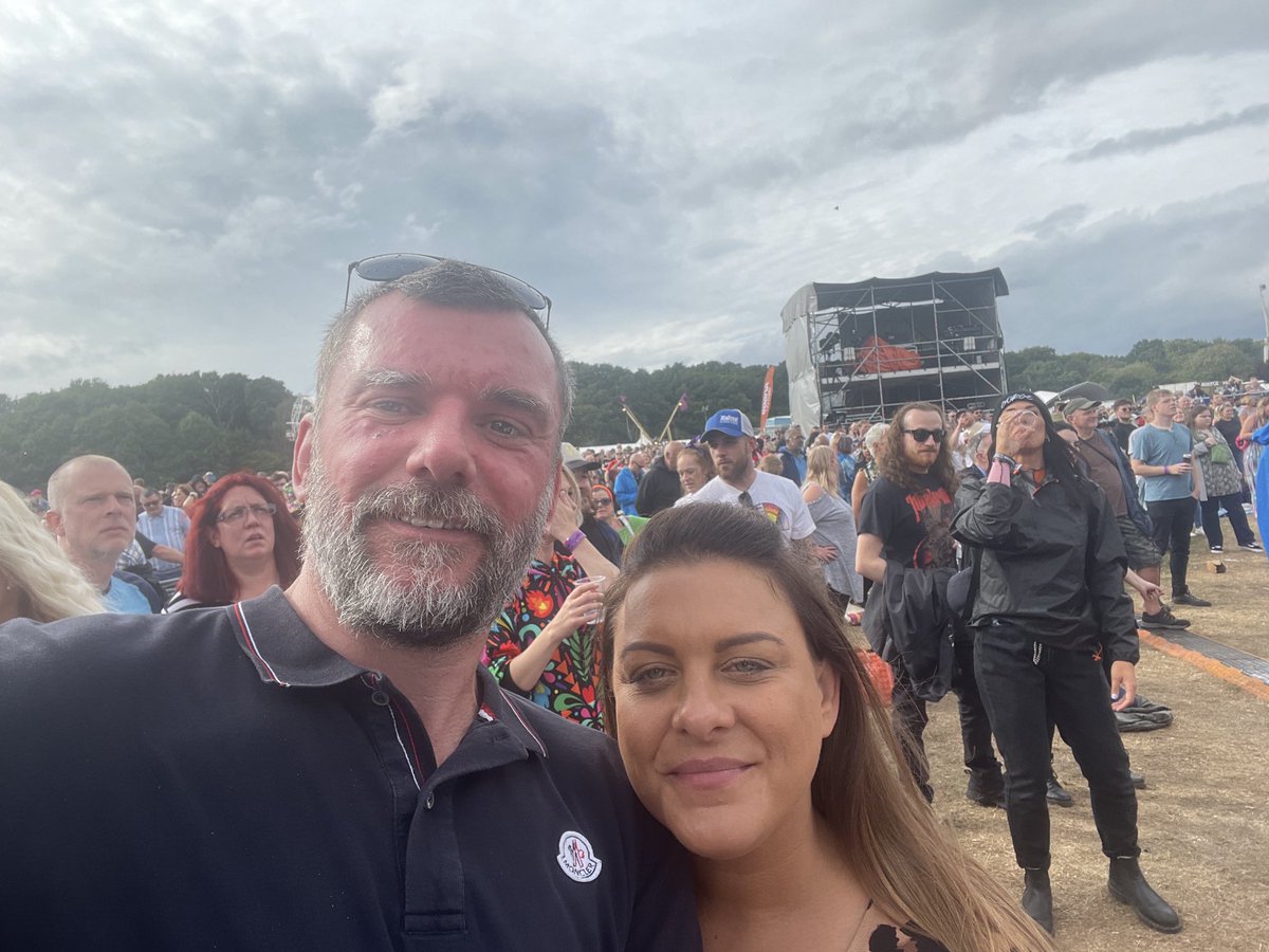 ⁦<a href="/greatesthitsuk/">Greatest Hits Radio</a>⁩ loving Godiva ❤️