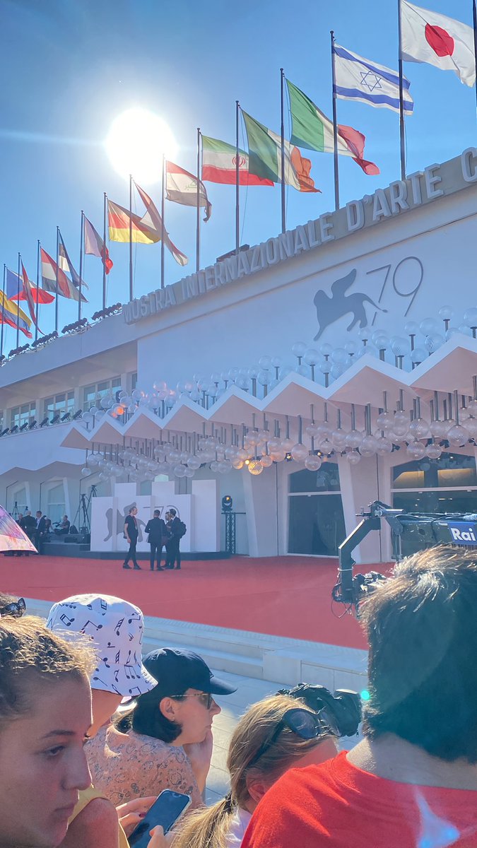 aquí estoy chicos🤞🏻