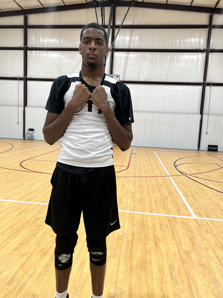 bigsloan32's tweet photo. More standouts from yesterday’s @ExposureOtr #SeparationCamp 

2025 F 6’7 Jeremiah Cooper (Westfield HS)- Crashed the offensive glass for easy putbacks and dunks. Has a nice jump hook that he likes to use. Rim protector and ran the floor very well for easy finishes. https://t.co/X1SEfIHvXU
