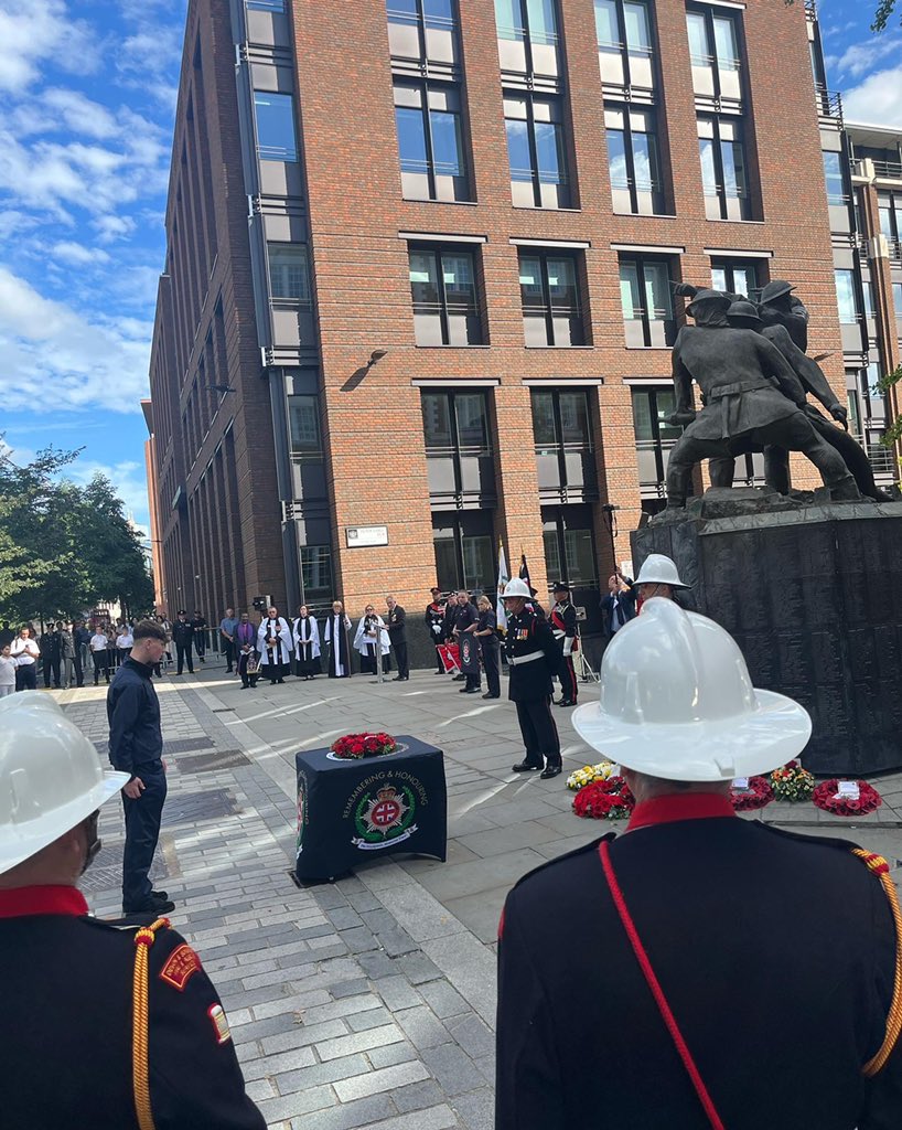The fire cadets from Merthyr partook in the National Firefighters Memorial in London today. 

We even had the opportunity  and pleasure to represent the Welsh Assembly Government in the wreath laying ceremony. 

#cadets #firecadets #nfccfirecadets #teamsouthwales #cadetiaidtan