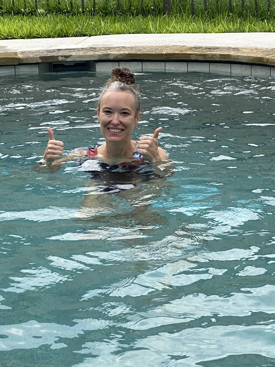 TroyStorm's tweet photo. A knee injury has slowed down her training, but she is still finding ways to keep moving and training for the @ChiMarathon  Proud of you @jennystorm #Youcandohardthings https://t.co/NTX3gXfPwn