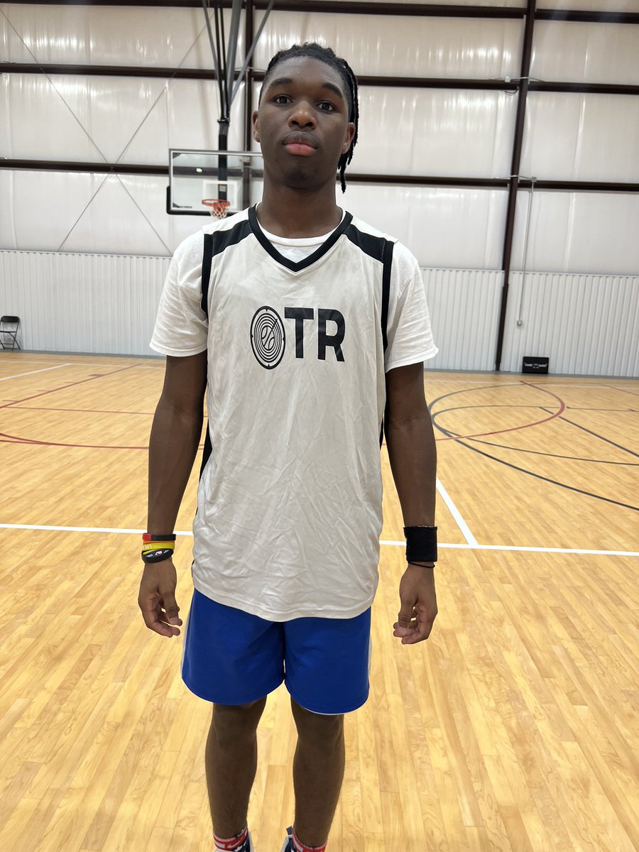 bigsloan32's tweet photo. 2023 G 6’0 Oscar Mance (Lamar HS)- Really competed and made tough hustle plays. Got his hands on several deflections and steals that led to easy transitions baskets for him. Plays the passing lanes well, led the camp in steals. Loved his energy. #SeparationCamp https://t.co/yz6RU8PCyN