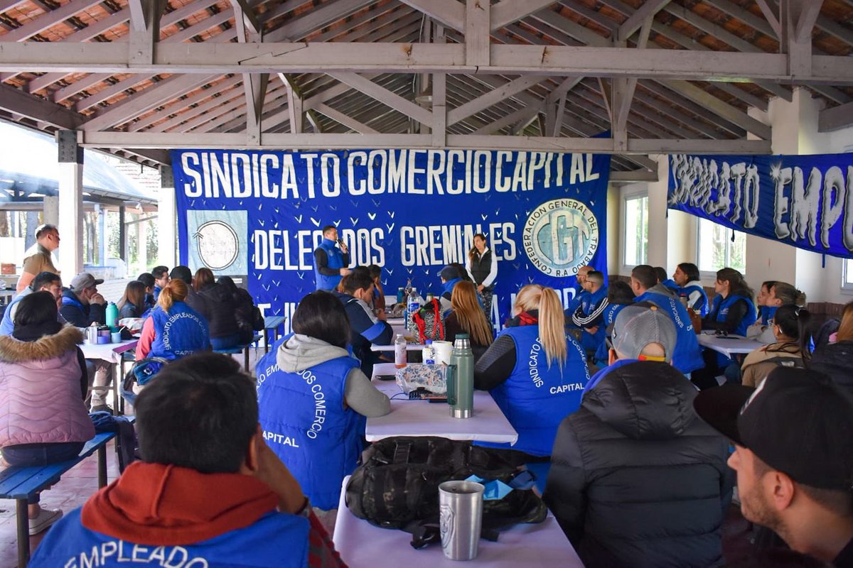 𝙐𝙉𝙄𝘿𝘼𝘿 𝙔 𝙊𝙍𝙂𝘼𝙉𝙄𝙕𝘼𝘾𝙄𝙊́𝙉 
En el día de ayer se desarrolló el plenario de la 𝗝𝘂𝘃𝗲𝗻𝘁𝘂𝗱 𝘀𝗶𝗻𝗱𝗶𝗰𝗮𝗹 𝗱𝗲 𝗰𝗼𝗺𝗲𝗿𝗰𝗶𝗼 con el objetivo de ultimar detalles en la organización y la logística para la elección del próximo 15 de septiembre <a href="/CarlosPerezSEC/">Carlos Pérez</a>