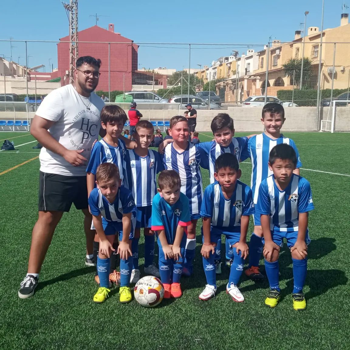 ❗Nuestro Alevín de Segunda  SUBCAMPEÓN TROFEO FIESTAS PATRONALES MOLINOS MARFAGONES❗🎉🏆
Posteriormente han comido todos juntos para celebrar la victoria entre compañeros. 🥤🥪

🔵⚪EMPEZAMOS MUY BIEN LA TEMPORADA EN EL CD LAPUERTA🔵⚪

#yosoydeLaPuerta
cdlapuerta.es