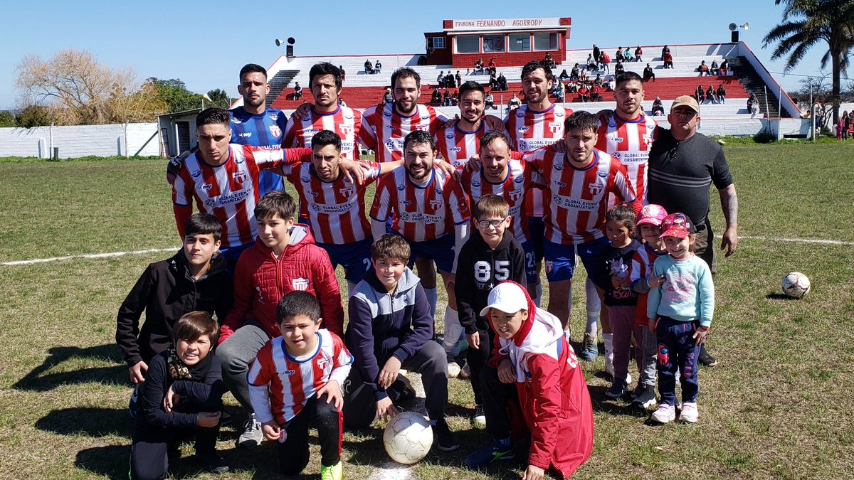 clubsancarlos's tweet photo. Alineación inicial:
1- Mariezcurrena
23- Páez
13- Amoroso
3- Ramos
22- Madruga
14- Noguez
10- Rivero
30- Telleri 
7- Bernales
9- Miraglia
18- Santos https://t.co/wkN09i6taN