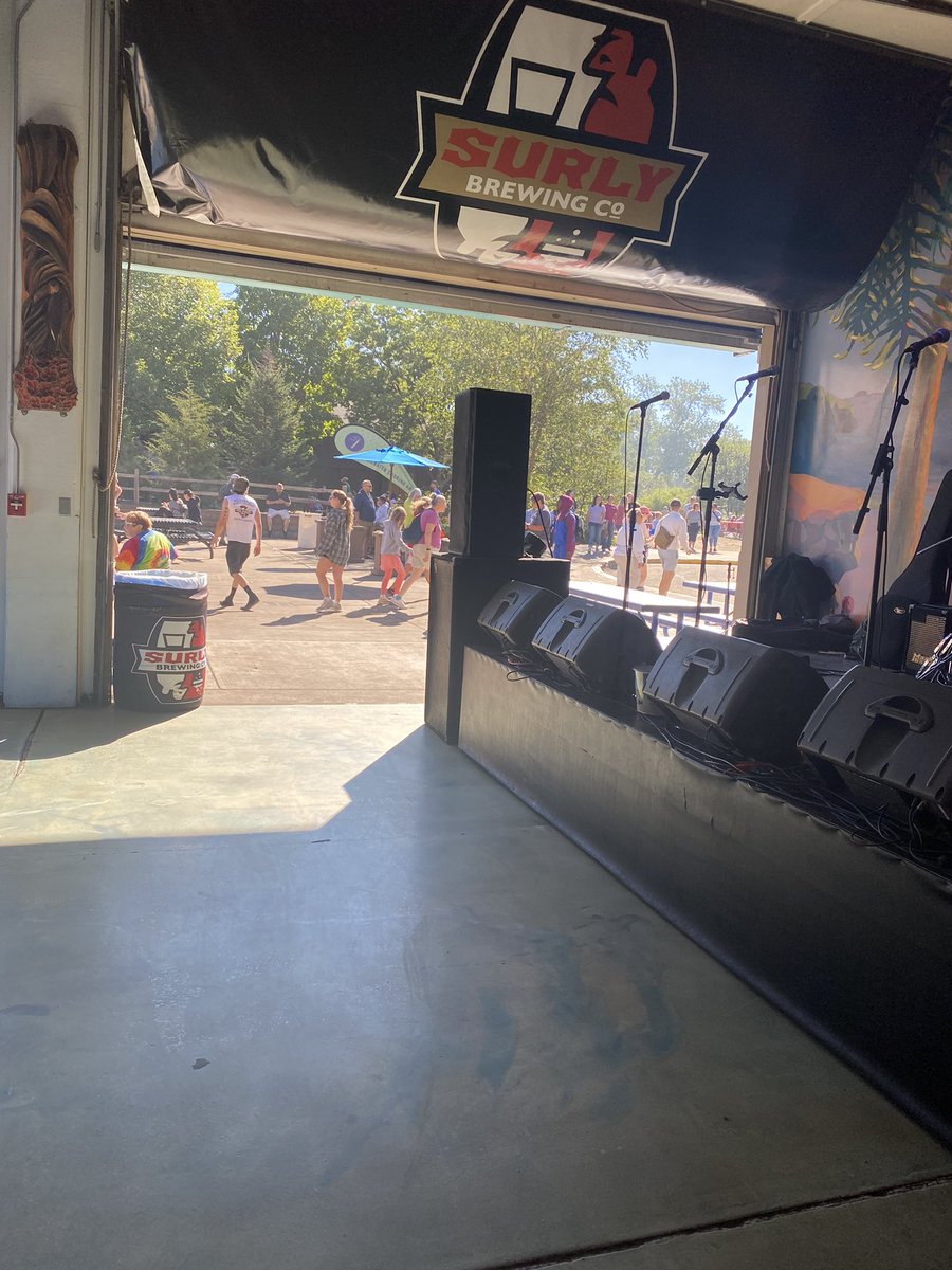 Hanging at the <a href="/mnstatefair/">Minnesota State Fair</a> today with <a href="/CLmuziq/">Chris Lawrence</a>! Come thru! #sundayvibes #statefair #MNStateFair2022 #music