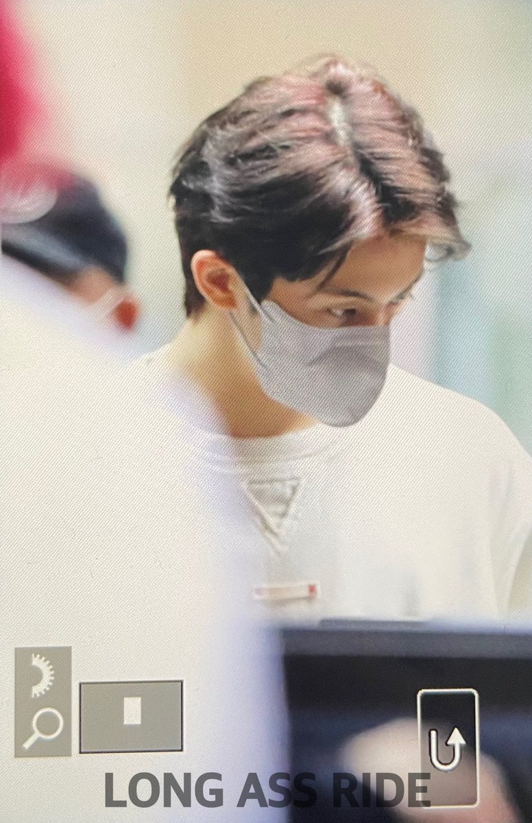 longassride_99's tweet photo. 220904 MNL 출국 #NCT #MARK #마크 https://t.co/FmosEjPfTF