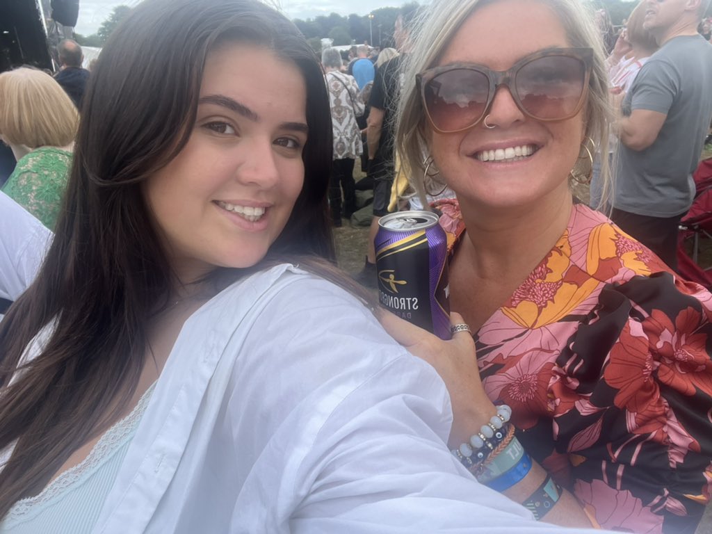 shezzamcclean's tweet photo. @greatesthitsuk @godivafestival2022 https://t.co/URlO263rwV