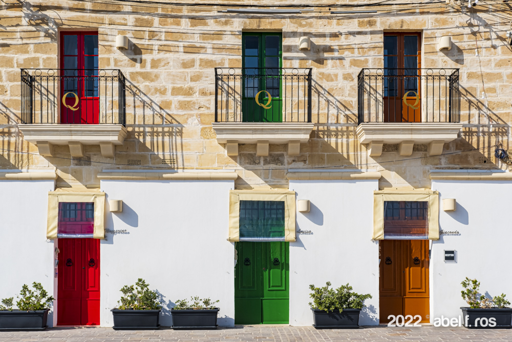 abelfros's tweet photo. 🇲🇹 Apartamentos turísticos en la bahía del pueblo de #Marsaskala, #Malta donde el color es el dominador común en todo el entorno de su puerto pesquero.
#travel #travelphotography #streetphotography #travellife #travelphotos #travelmalta #fujifilm #fujixseries #maltaphotography https://t.co/IOGDQnCXPT