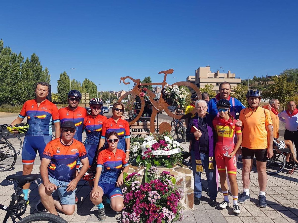 JesusMemorial's tweet photo. Hoy hemos asistido a la marcha cicloturista en honor de todas las víctimas de accidentes de tráfico.
Queremos dar la enhorabuena a Lidia Castro campeona de España en su categoría y madrina del acto.
Gracias a Juan coordinador de peñas por el trato recibido y al Padre Oterino. https://t.co/pkCgqaycP0
