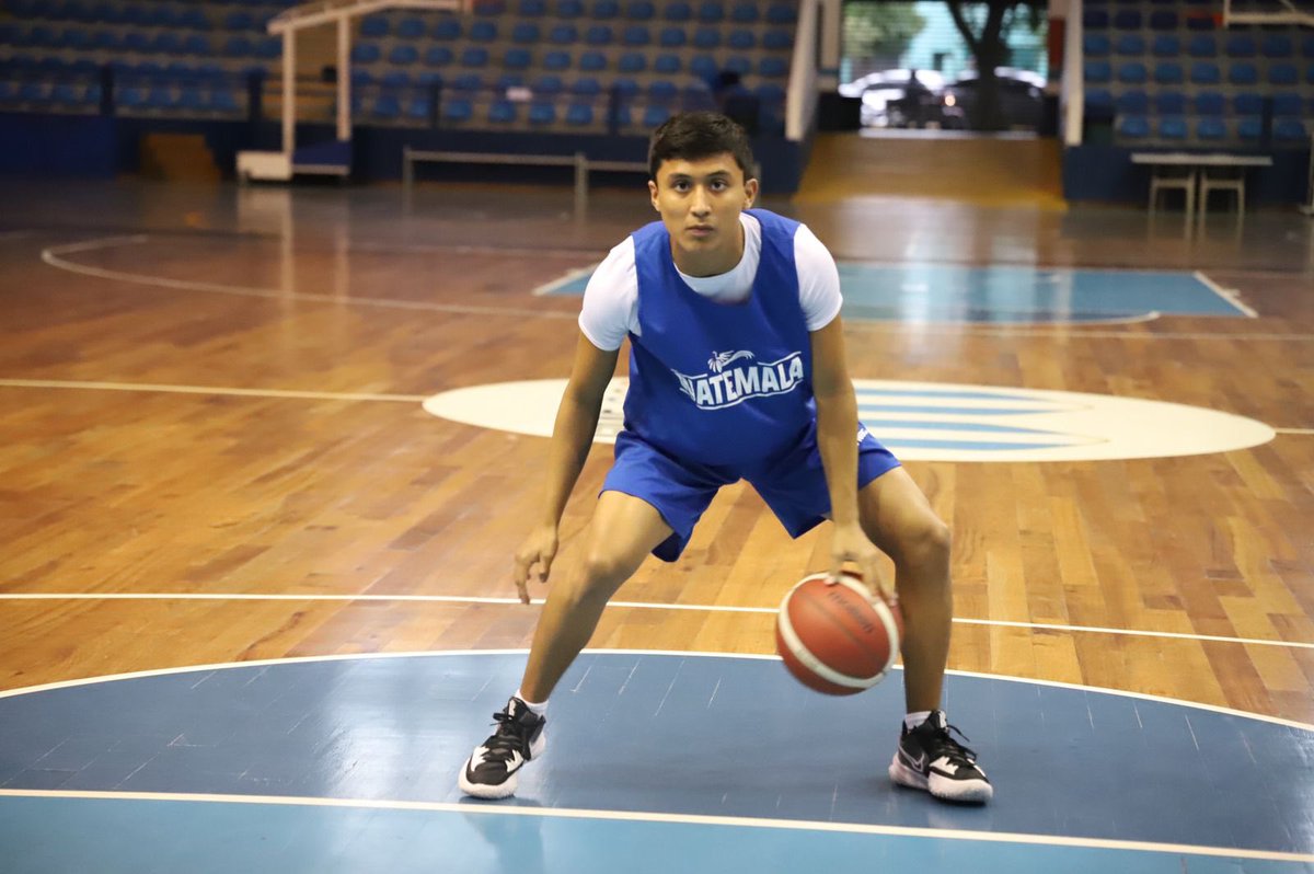 gage_trae's tweet photo. Guatemalan Men’s National Basketball Team @vypehouston @densilva02 @KatyJordanHoops @AlphaEliteTrain https://t.co/XktVb8RTQv