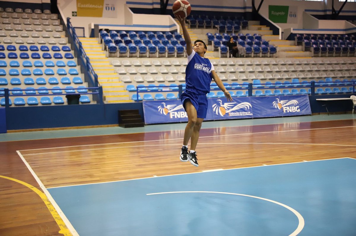 gage_trae's tweet photo. Guatemalan Men’s National Basketball Team @vypehouston @densilva02 @KatyJordanHoops @AlphaEliteTrain https://t.co/XktVb8RTQv
