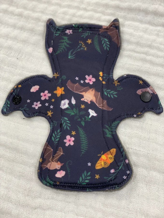 sheecopads's tweet photo. Product 👉🏻 Bat Shaped Cloth Menstrual and Incontinence pads reusable

Shop here ⬇️ 
https://t.co/wlzRNI4pc1

#sheecopads #sheecoresponse #pads #womenpads #africanpads #Reusablepads #menstruation #menstrual #hygiene https://t.co/JurnhiS3Je