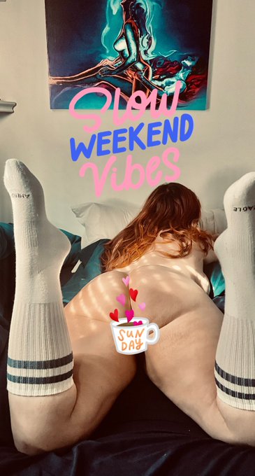 Happy Sunday! New pics up on OF this morning 🥰 https://t.co/HbEinxQCr5