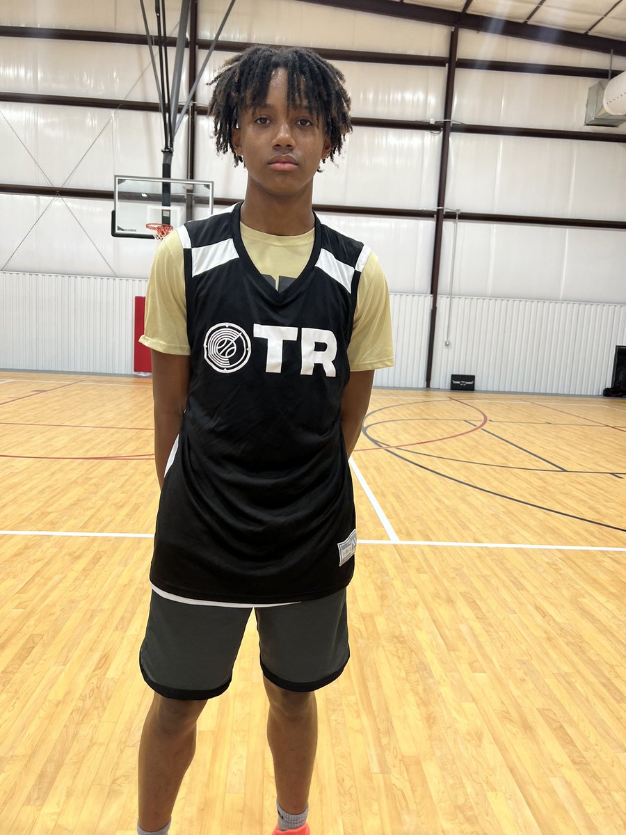 bigsloan32's tweet photo. 2025 G 6’2 Jason Scott (Westbury Christian HS)- Slowed by an ankle injury But even at 60% still managed to do what does really well, penetrate &amp; pitch to find open shooters. His passing ability and feel were on display despite not having much lateral movement. #SeparationCamp https://t.co/kWEkZwWw4I