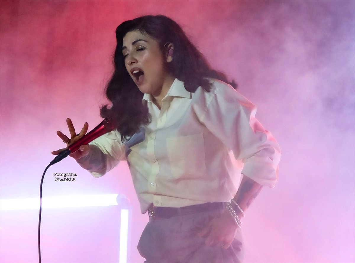 LaDBLS's tweet photo. Primera que no última vez que disfrutamos de @monlaferte en directo, que barbaridad de mujer ❤️🔥 vuelve pronto a Valencia por favor, te amarramos con una buena copa de vino cuando quieras 😍🙌 #monlaferte #músicaendirecto #AmorCompleto 🔥 https://t.co/NG33aF0BbD