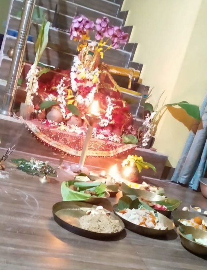 psagarika321's tweet photo. ଢେର୍ ଦିନୁ ଗାଁ ଯାଇନି, ମା କୁ ଦେଖିନି... ଫୋନ ହାତରେ ଅଛି ବୋଲି ଯାହା ଅସମ୍ଭବ ସମ୍ଭବ ହେଉଛି...

ଆଜି ଦିନର ଖୁସି...

1- ଗାଁରେ ମା
2- ମୋ ଘରେ ମା
3- ମୋ ଦୁନିଆ, ମୋ ମା

#blessingyourTl #lastKhudurukuni
#missingHome #life ❤️❤️❤️ https://t.co/kbH61jQJ0S
