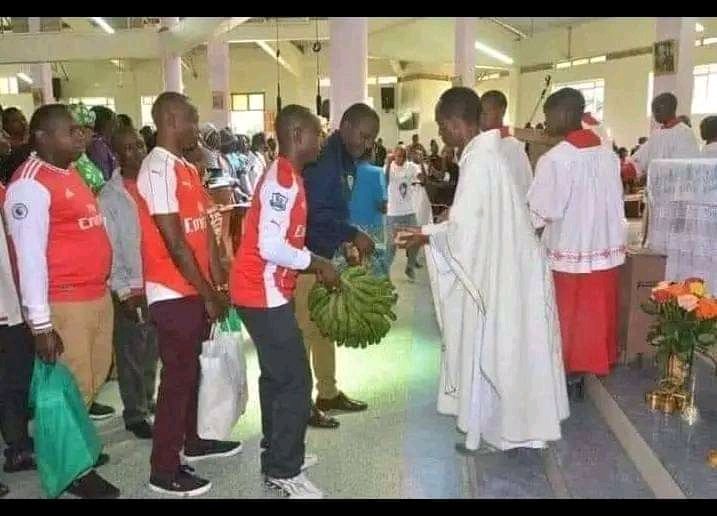 Pray for Arsenal
Manchester United is winning big
#GGMU