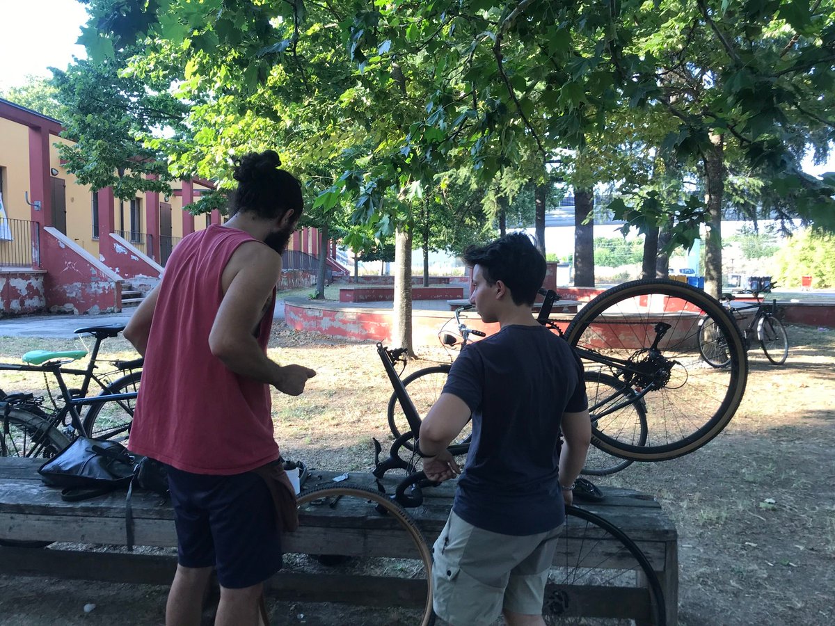 EfestaAps's tweet photo. Da lunedì 5 e per tutto il mese siamo a #Lazàr con il lab di #ciclofficina e #saldatura! 

Per trovarci dovete solo venire in Via del Lazzaretto n.15 😃

Tutte le info scrivendo a: saldatura@efesta.net

#Bologna #cicloriparazione #biciclette #officinecreative #comunità https://t.co/88dF2i0RLP