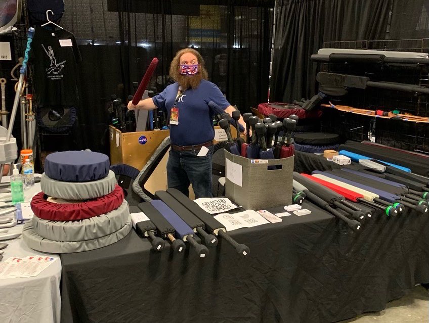 armed_combat's tweet photo. Happy costumer walking away with a new armory 🤙🏼

Come check out our armory!
#DragonCon2022 #DragonCon22 #dragoncon https://t.co/O9cCWyWqyb