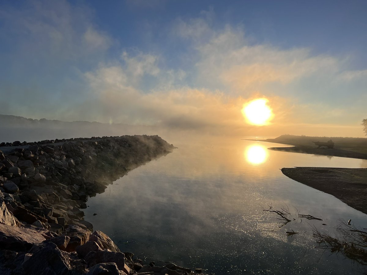 BandGirlSmith's tweet photo. Chilly, but great morning to bike around Willow Creek a few times! https://t.co/P1jIgsZalj