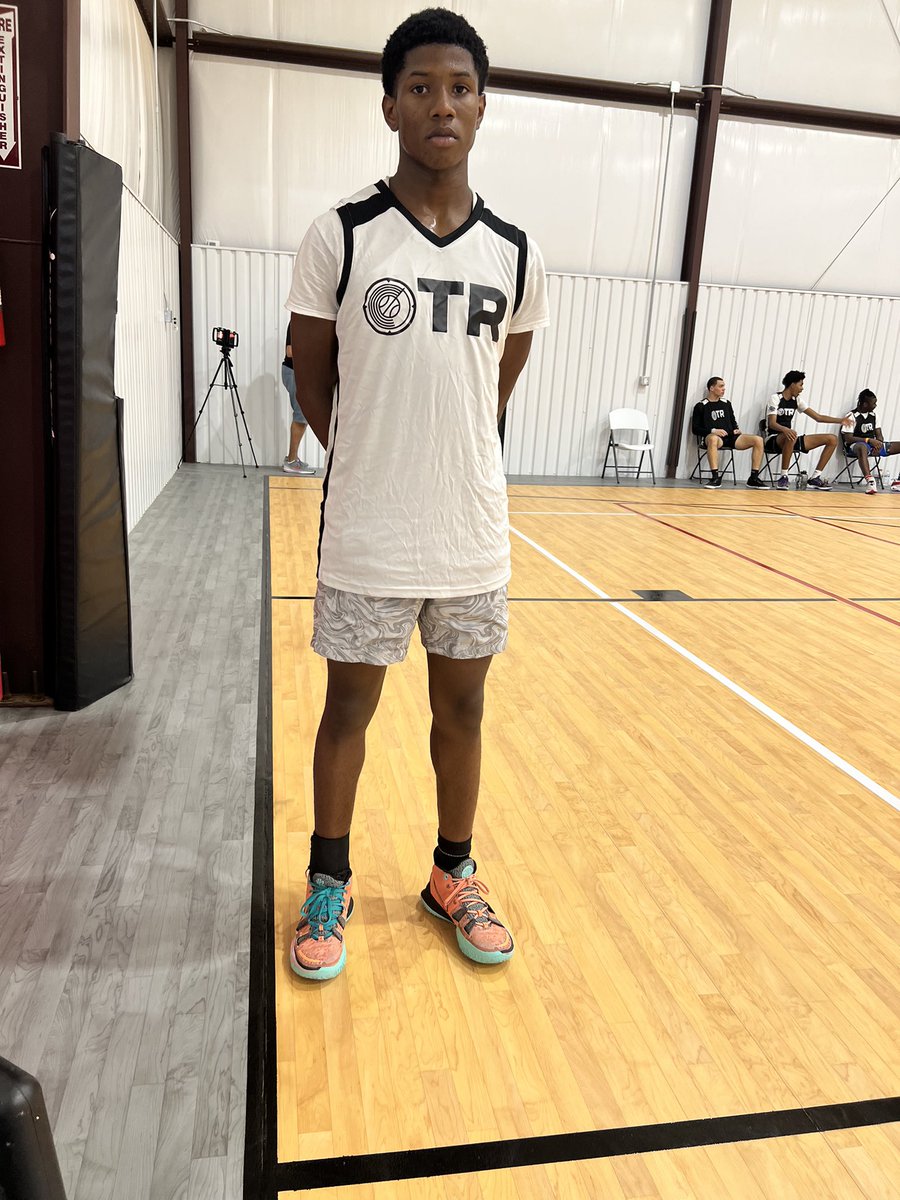 bigsloan32's tweet photo. 2025 G 6’1 Derrick Buckner Jr (Atascocita HS)- Really impressed with his ability to make shots. Loved his toughness on both ends of the floor. Scored off of the bounce, getting plenty of paint touches &amp; is a willing passer. #SeparationCamp https://t.co/0Wq93ConpS