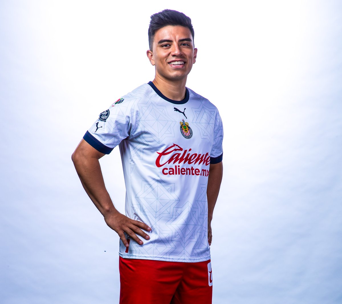 🇫🇷 Para este Futbol Champagne, nos faltaba darle un poco más de elegancia 🔥

Les cuento que hoy saldremos con esta belleza de <a href="/PUMAmexico/">PUMAmexico</a> 😎