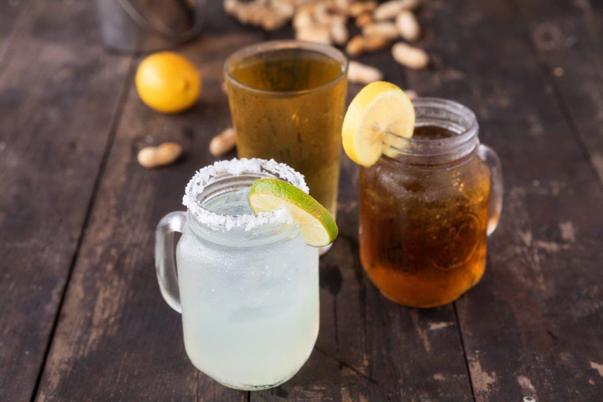 santafecattle's tweet photo. We are revving up for football season! We have $3 Domestic Draft Beer (16 Oz), Hand Ranch Rita (16 Oz), &amp; Redneck Tea (16 Oz), amazing food, and an equally amazing atmosphere. So when you are trying to think on where you want to watch the game, think Santa Fe Cattle! 😉🏈 https://t.co/69YxKtb9FJ