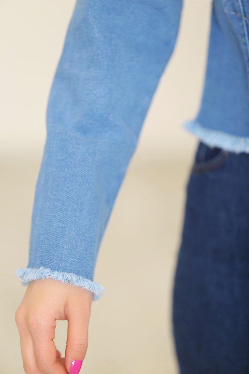 Kışlık kot ceket modelleri yavaş yavaş raflardaki yerini almaya başladı. Özellikle püsküllü modeller bu sene revaçta olacak.

#bayankotceketler #bayankotceketmodelleri #bayankotceket #kotceketmodelleri̇ #kadinceket #puskulluceket #kadınceketmodelleri #kadınkotceketmodelleri