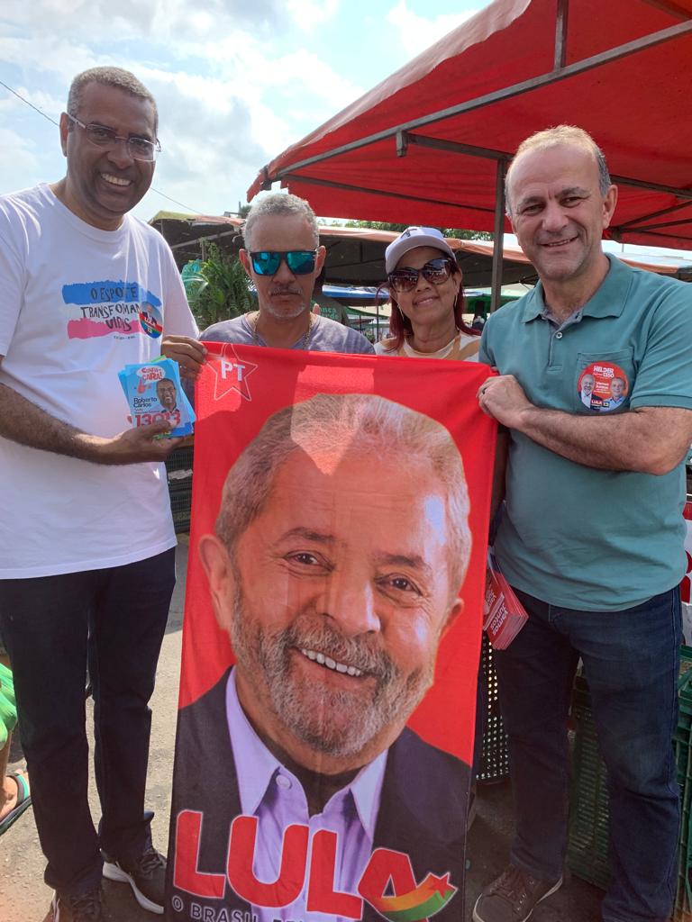 Hoje a feira estava animada com <a href="/heldersalomao/">Helder Salomão</a> e <a href="/LulaOficial/">Lula</a> !
#Lula #LulaPresidente13