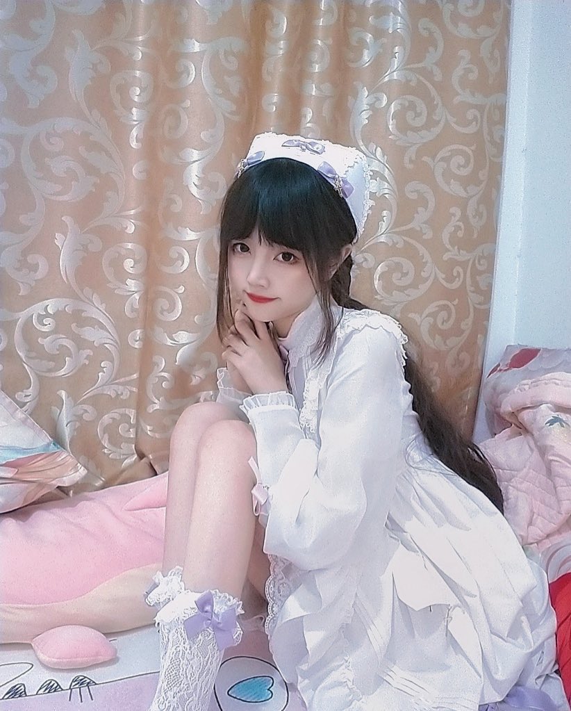 MawNova's tweet photo. #意淫 #射屏 #绿帽 #出卖 #女友 #绿帽奴 #肉便器  #丝袜 受不了了 来贡献女友 求私信一起玩  想看爸爸们射满她的小脸 想看合照看射屏 让这榨精脸好好伺候你 你问我答来听听小骚货怎么被操的 https://t.co/PFmmtBUwEQ