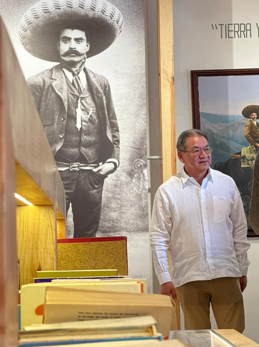 MelitonLozano's tweet photo. Así como #Zapata fue electo por el pueblo como presidente del consejo de Anenecuilco, el 12 de septiembre de 1909; así debe ser electo el candidato de #Morena a la gubernatura.
Con democracia ¡sin imposición de las élites! https://t.co/6obYFlbIKJ