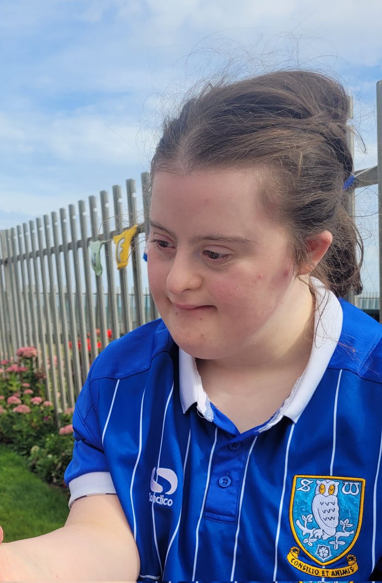 MissIsabel6's tweet photo. Today I've had another trip to Hornsea.
I did good waiting for my lunch
I chose scampi &amp; chips but I liked the look of Mum's cheese wrap so we swapped 
I walked on the sea front and looked over the wall at the waves 🌊 https://t.co/vMTq52gTb4