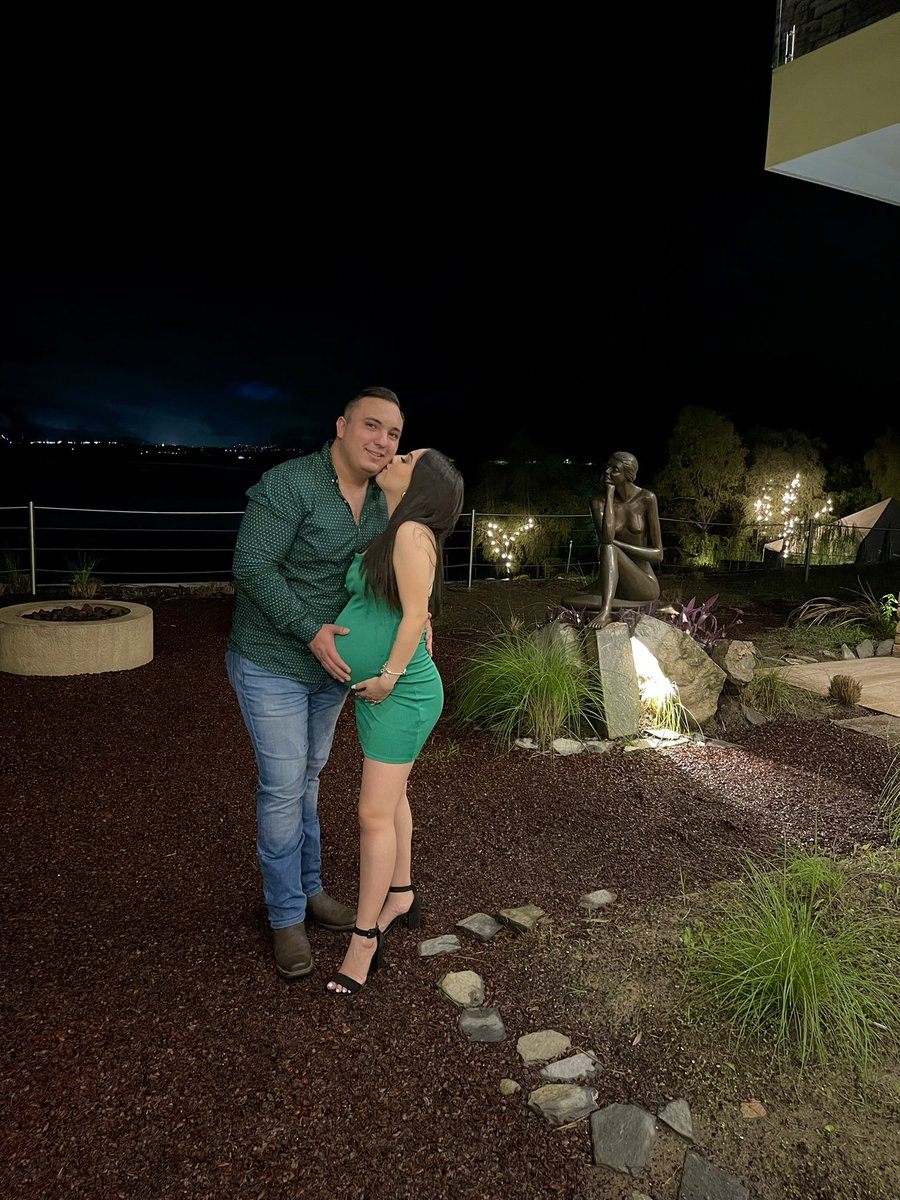BMmariel7's tweet photo. Toda mi felicidad 🥰
Extrañábamos mucho a papá 💚 https://t.co/GsmnV5qAzR