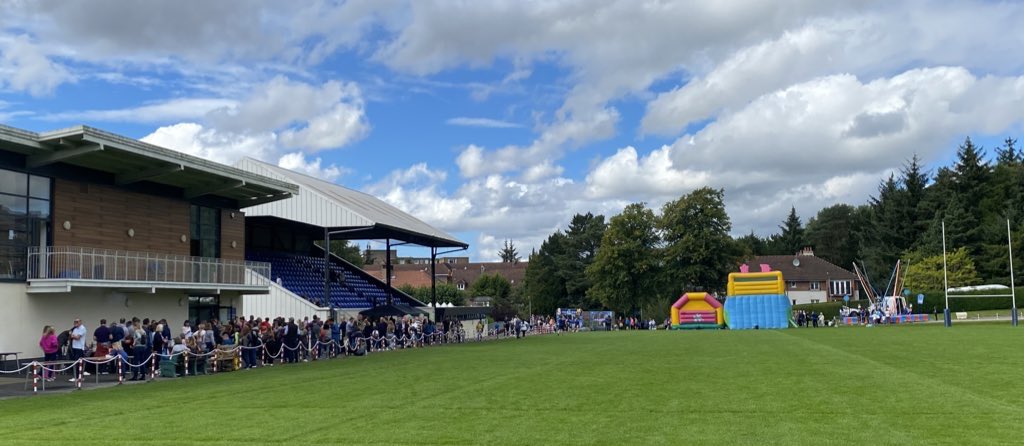 KA_Rector's tweet photo. Minerva Day was a great success thanks to the co-ordination &amp; effort of the wonderful @Kelvinside1878 PTA. A huge thank you to all the families &amp; supporters who came along &amp; to our fabulous @KA_Senior6 House Captains who ran the House activities. #SundayFunday #KAFamily ☀️🍔🥳 https://t.co/0ZaGYTAIry
