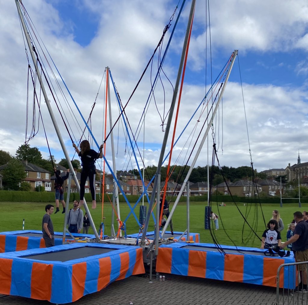 KA_Rector's tweet photo. Minerva Day was a great success thanks to the co-ordination &amp; effort of the wonderful @Kelvinside1878 PTA. A huge thank you to all the families &amp; supporters who came along &amp; to our fabulous @KA_Senior6 House Captains who ran the House activities. #SundayFunday #KAFamily ☀️🍔🥳 https://t.co/0ZaGYTAIry
