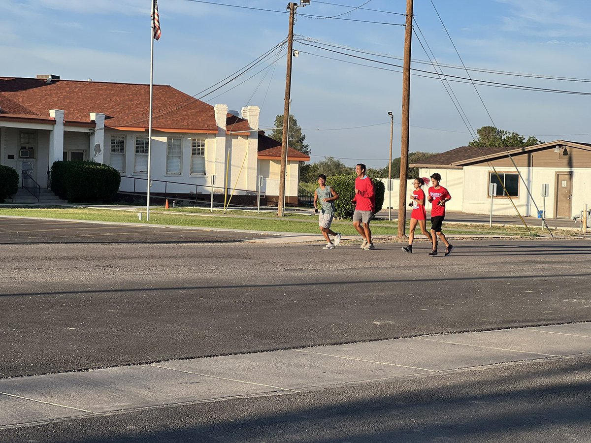 Visit our vendors today at the Rio Vista Community Center, 901 N. Rio Vista Rd, here until 1:30 PM! Pick up some FREE books, enjoy FREE art activities, yoga and Zumba! 
#ACityWithAMission #SocorroSundays