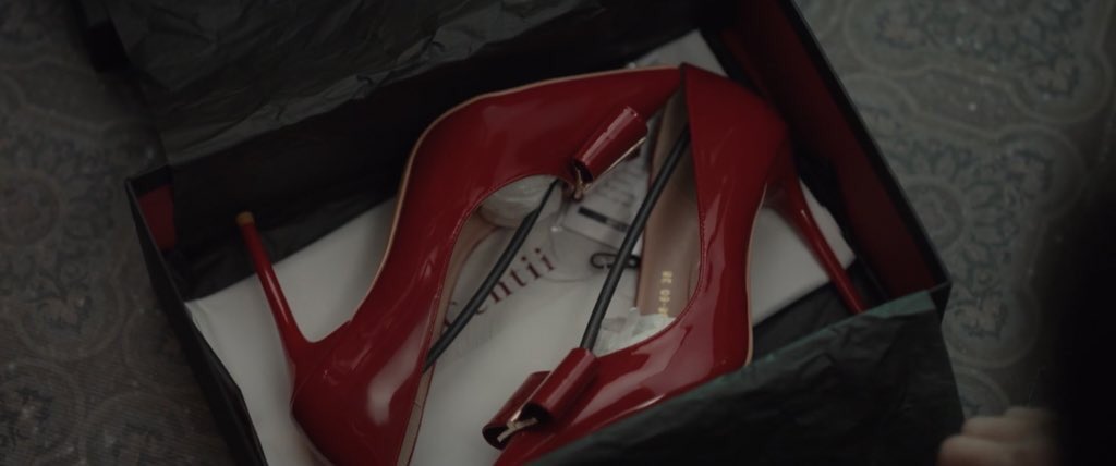 warmkdrms's tweet photo. what an intense episode, everything is so dark and mysterious, in just two eps we’ve already witnessing deaths, and also the blue orchid looks like a symbol of death ?? and the red shoes made me goosebumps, can’t wait to see more #LittleWomen #LittleWomenEp2 https://t.co/kqcFMQEoYY