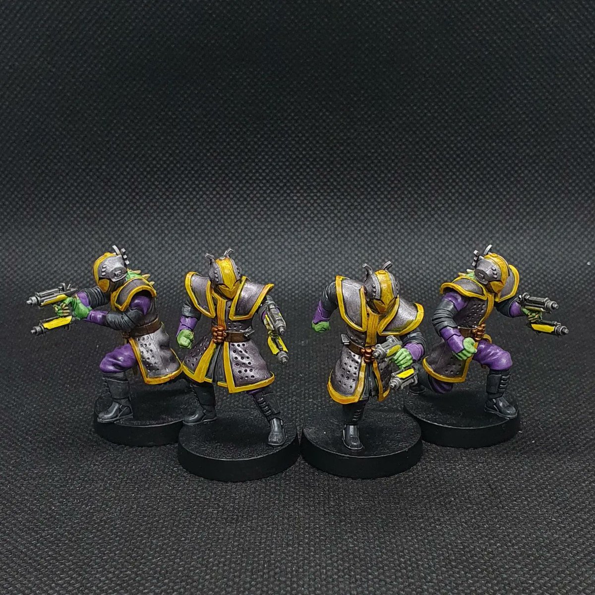 RobertJTemple's tweet photo. Star Wars Legion. Black Sun mercenaries. More of the Shadow Collective box that I'm painting for a mate. :) #starwarslegion #starwars #shadowcollective #blacksun #miniaturepainting #miniatures https://t.co/j5jn82S7HN