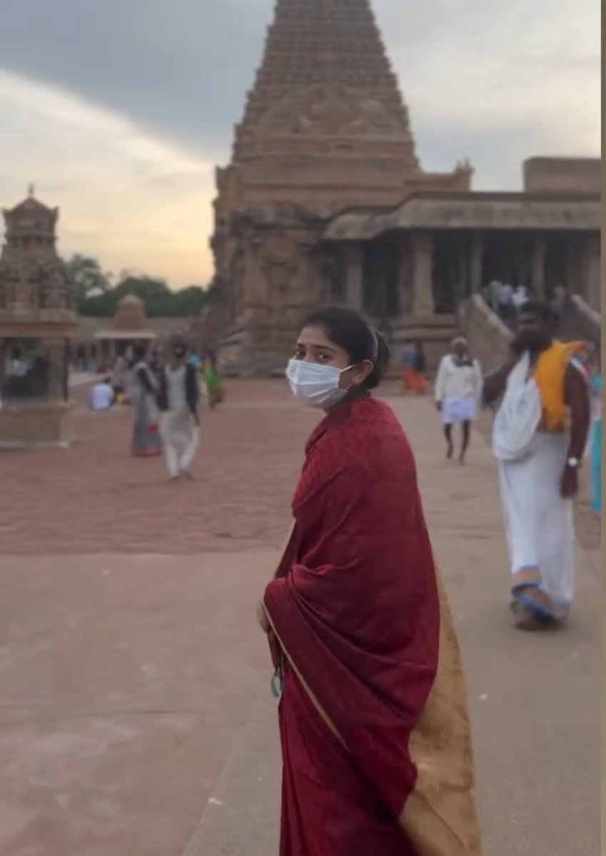 SaipallaviFC's tweet photo. Our @Sai_Pallavi92's Family Temple Visit♥️🤍

Thank You #Poojakannan mam!
#SaiPallavi https://t.co/4eoH9h9KLK