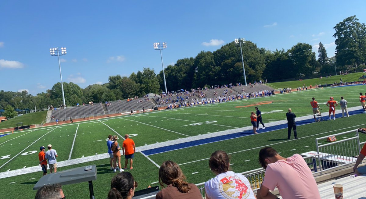 Thank you <a href="/Coach_HThompson/">Hunter Thompson</a> and <a href="/PStuursm/">Peter Stuursma</a> for having me at a game day. Was an amazing experience and a good game. <a href="/HopeCollegeFB/">Hope College Football</a>