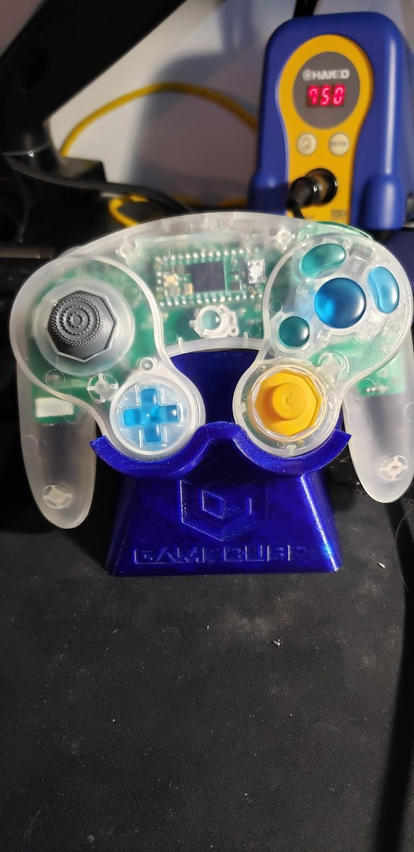 MikeysMods's tweet photo. Really proud of this Phob. The clear shell really makes it shine.
Buttons and spicy stick by @LevCustoms https://t.co/8yMUuJhlyz