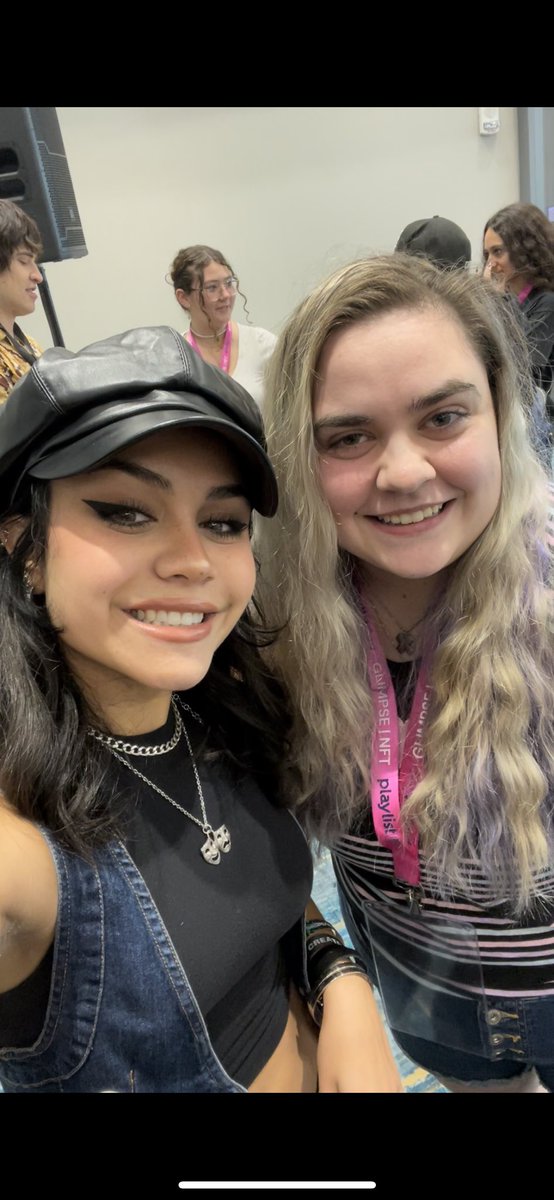 faith is a lowlife🖤 tweet media